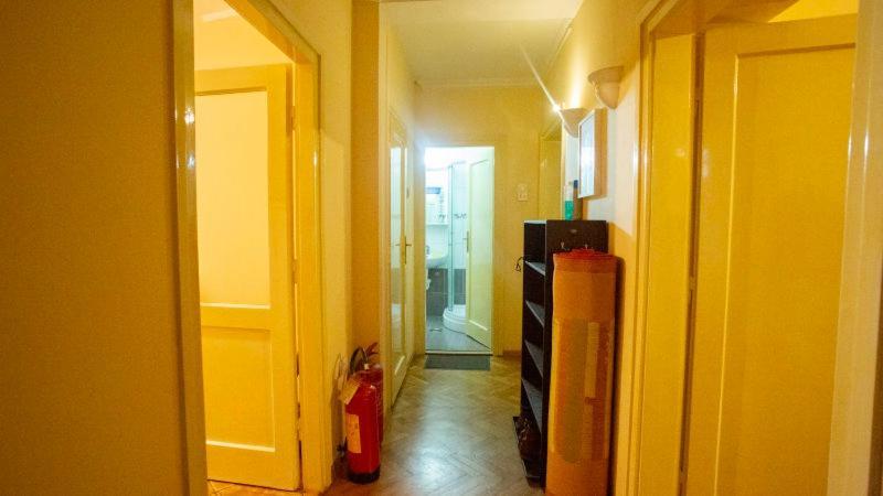 Private Cozy Room 1 With Shared Kitchen In Appartment, Downtown Beograd Bagian luar foto