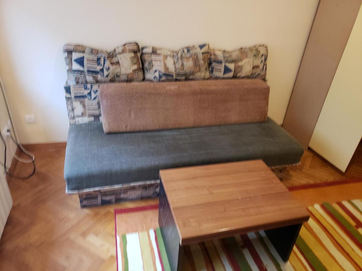 Private Cozy Room 1 With Shared Kitchen In Appartment, Downtown Beograd Bagian luar foto